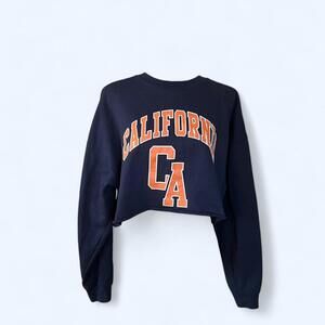 PrettyLittleThing navy blue cropped California sweatshirt Size Large